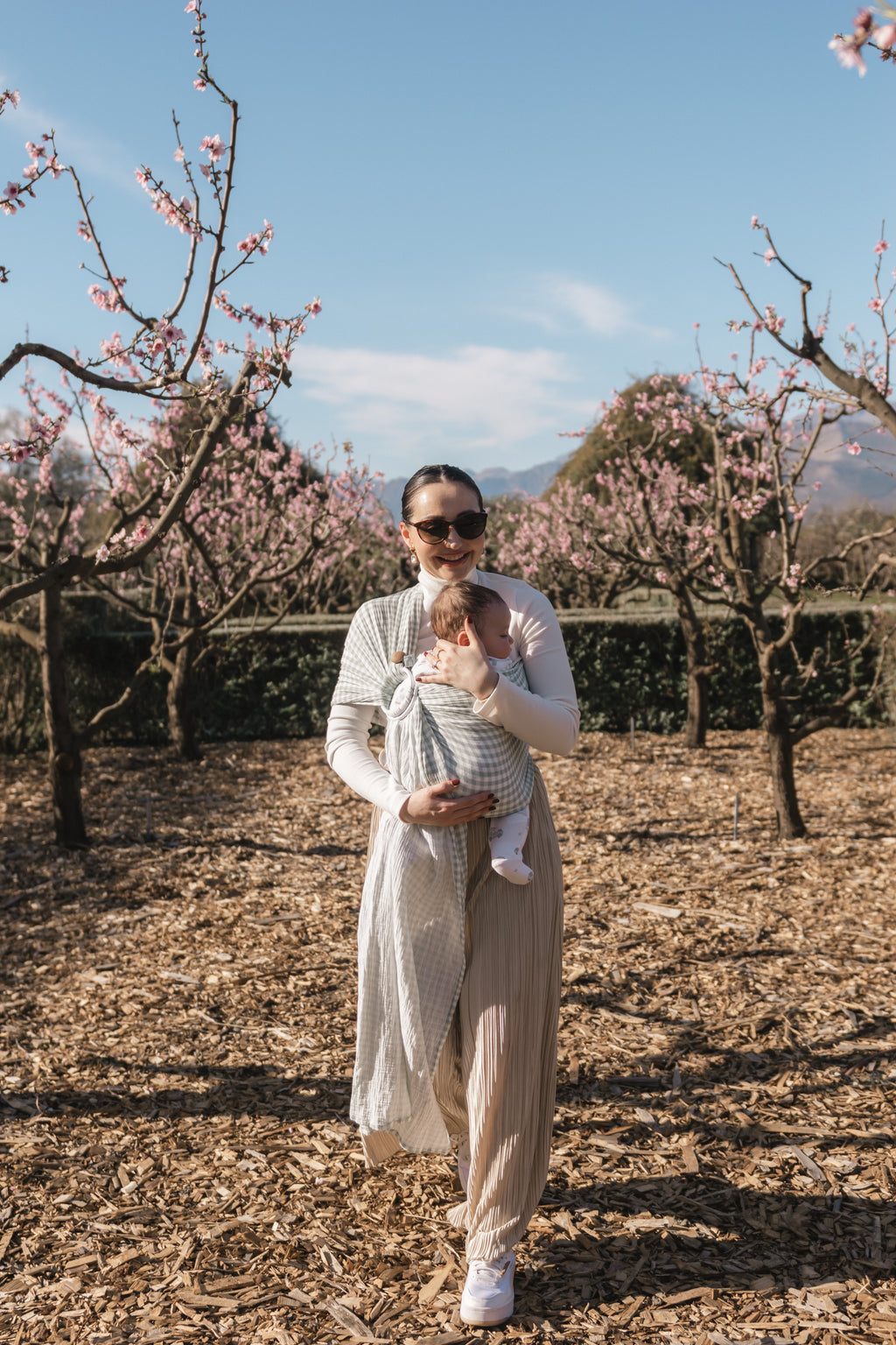 Gingham - 100% cotton ring sling (with white rings)